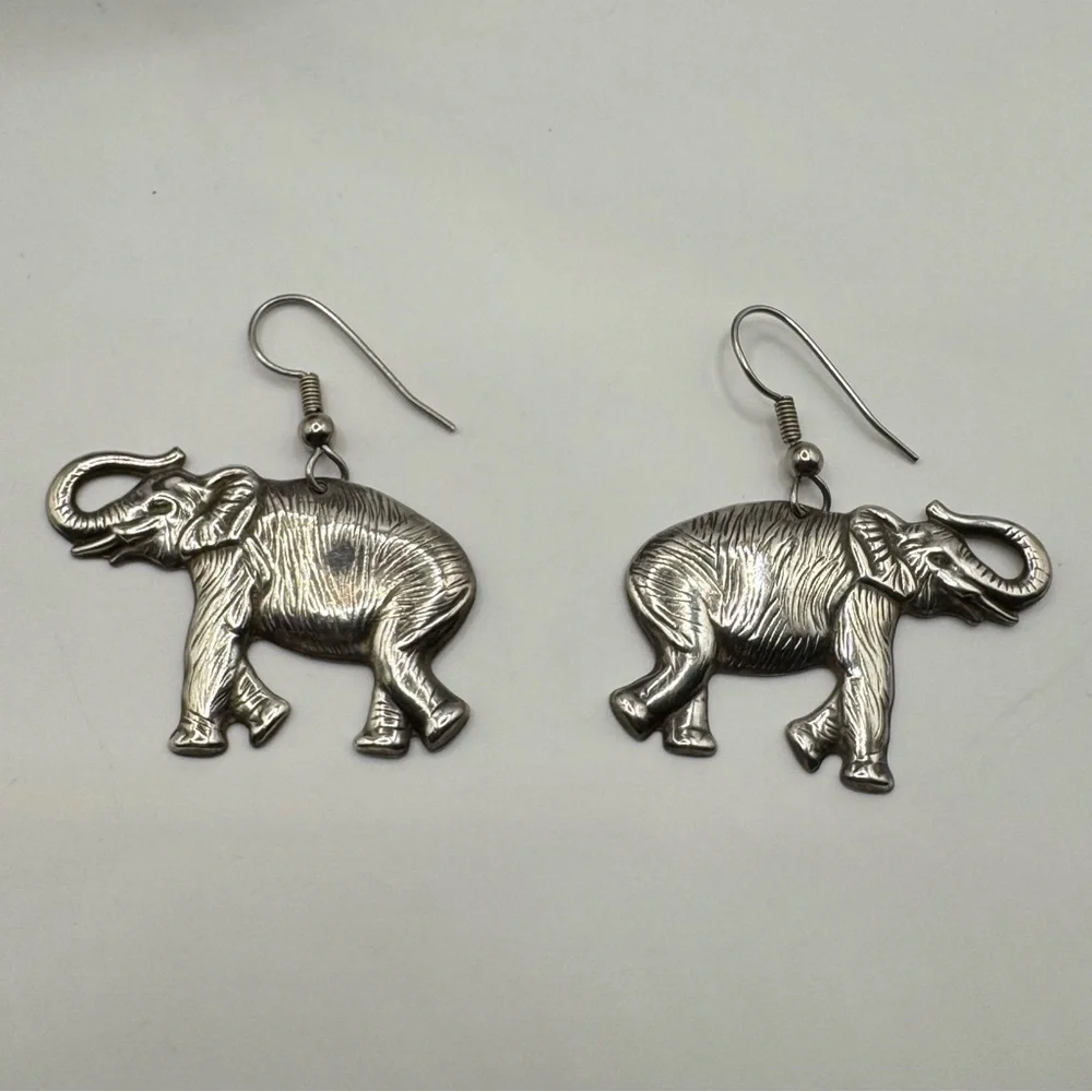 Silver Tone Elephant Dangle Earrings Animal Charm Earrings Safari Style